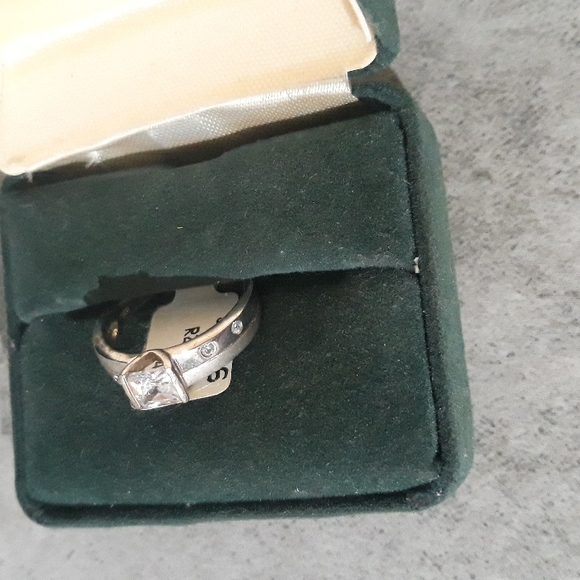 Sterling Silver Cz Ring Sz 6 - Picture 4 of 7